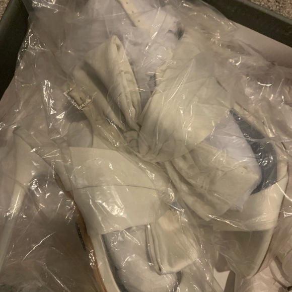 COPY - Vera Wang Heels - Picture 4 of 6